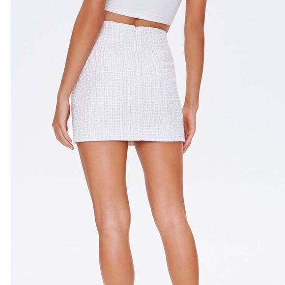 Size Small Tweed Faux Pearl Mini Skirt - Picture 4 of 5
